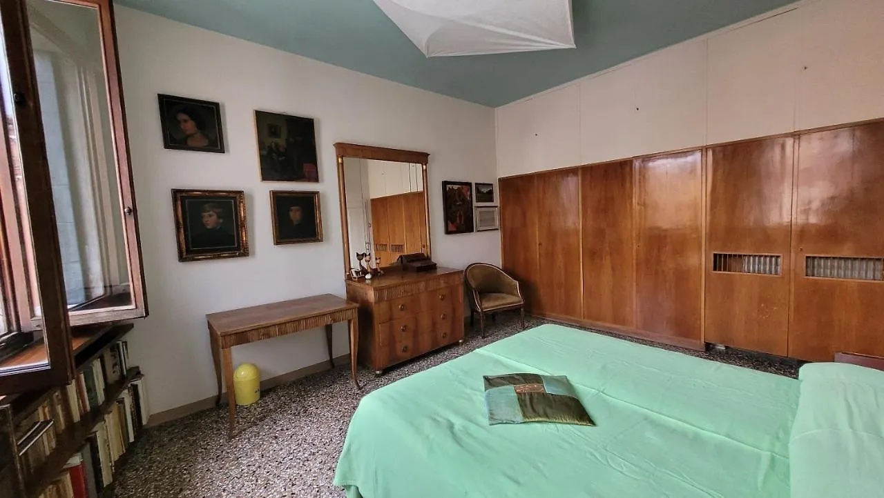 Homestay Casa Calle Renier Venice