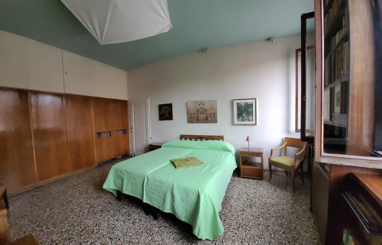 Casa Calle Renier contacts