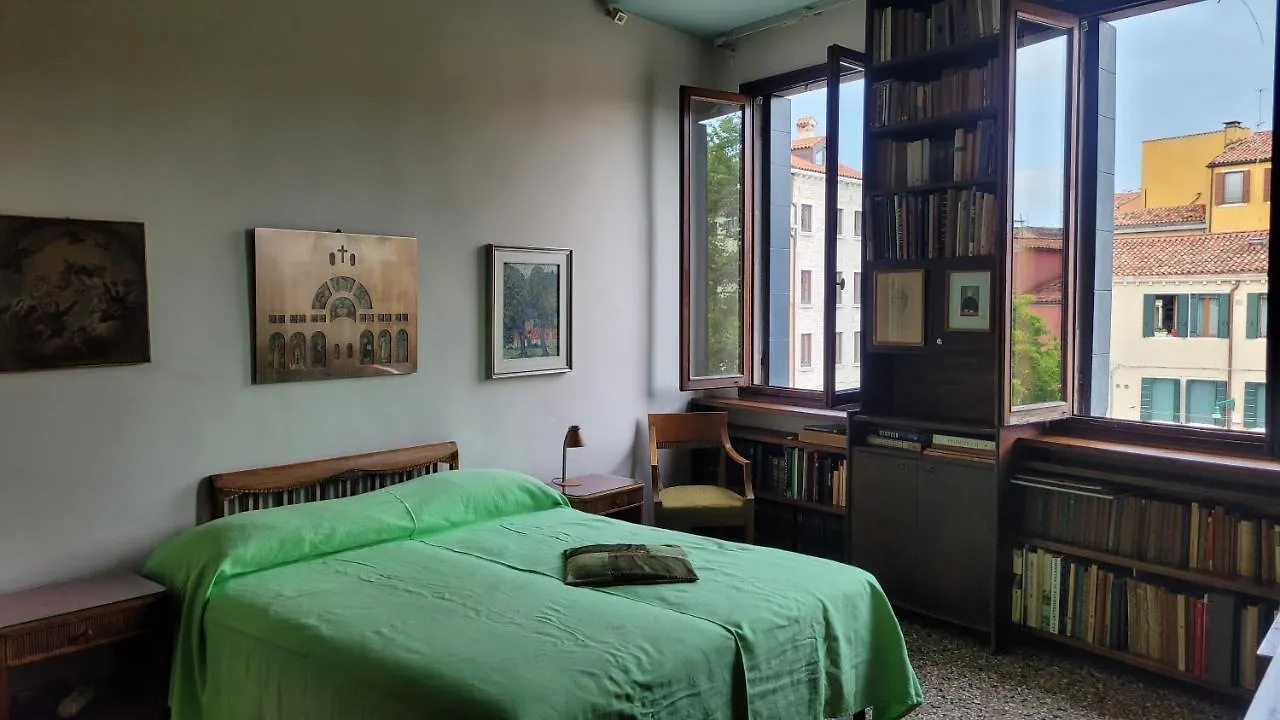 Casa Calle Renier Venice Homestay