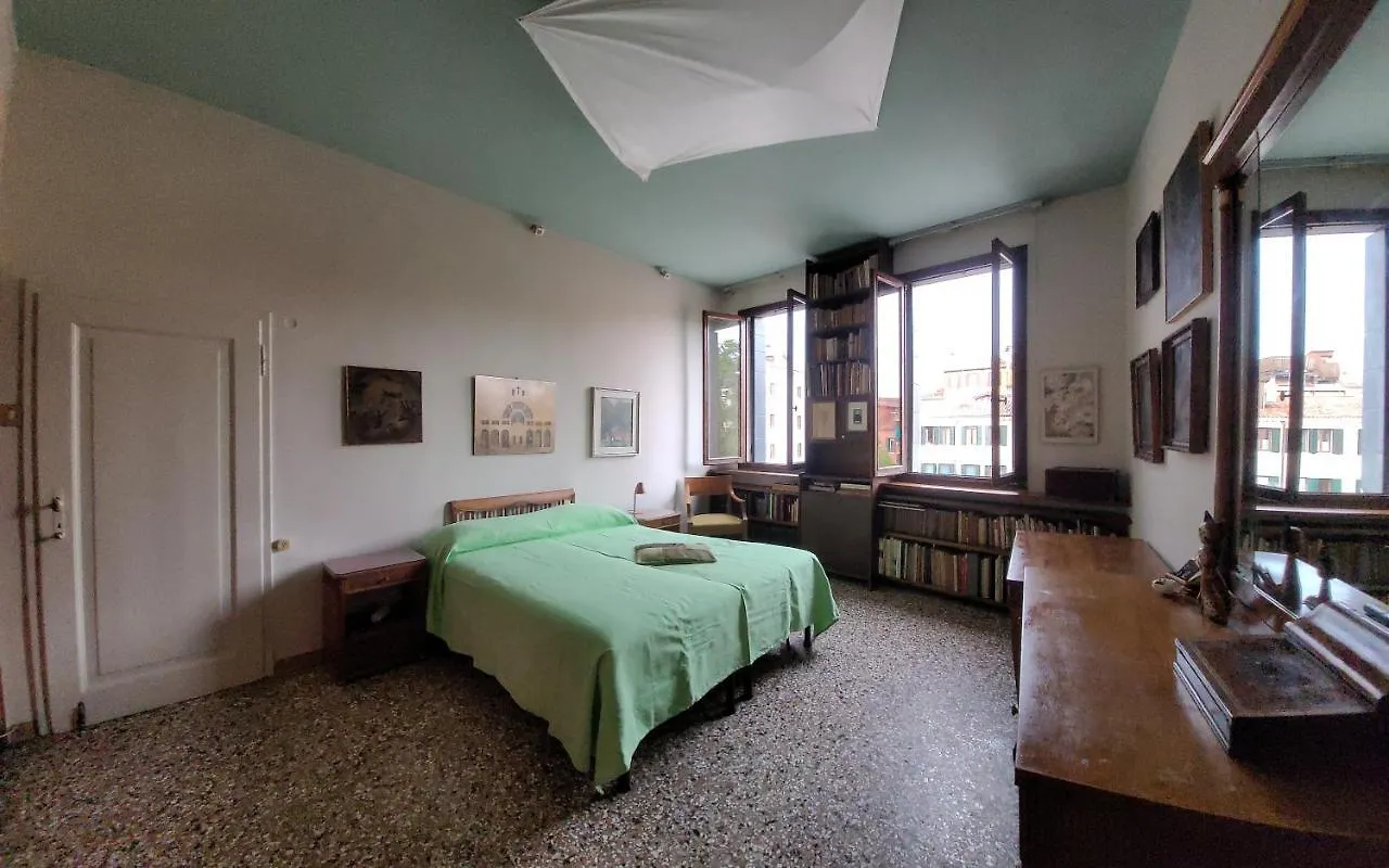 Homestay Casa Calle Renier Venice
